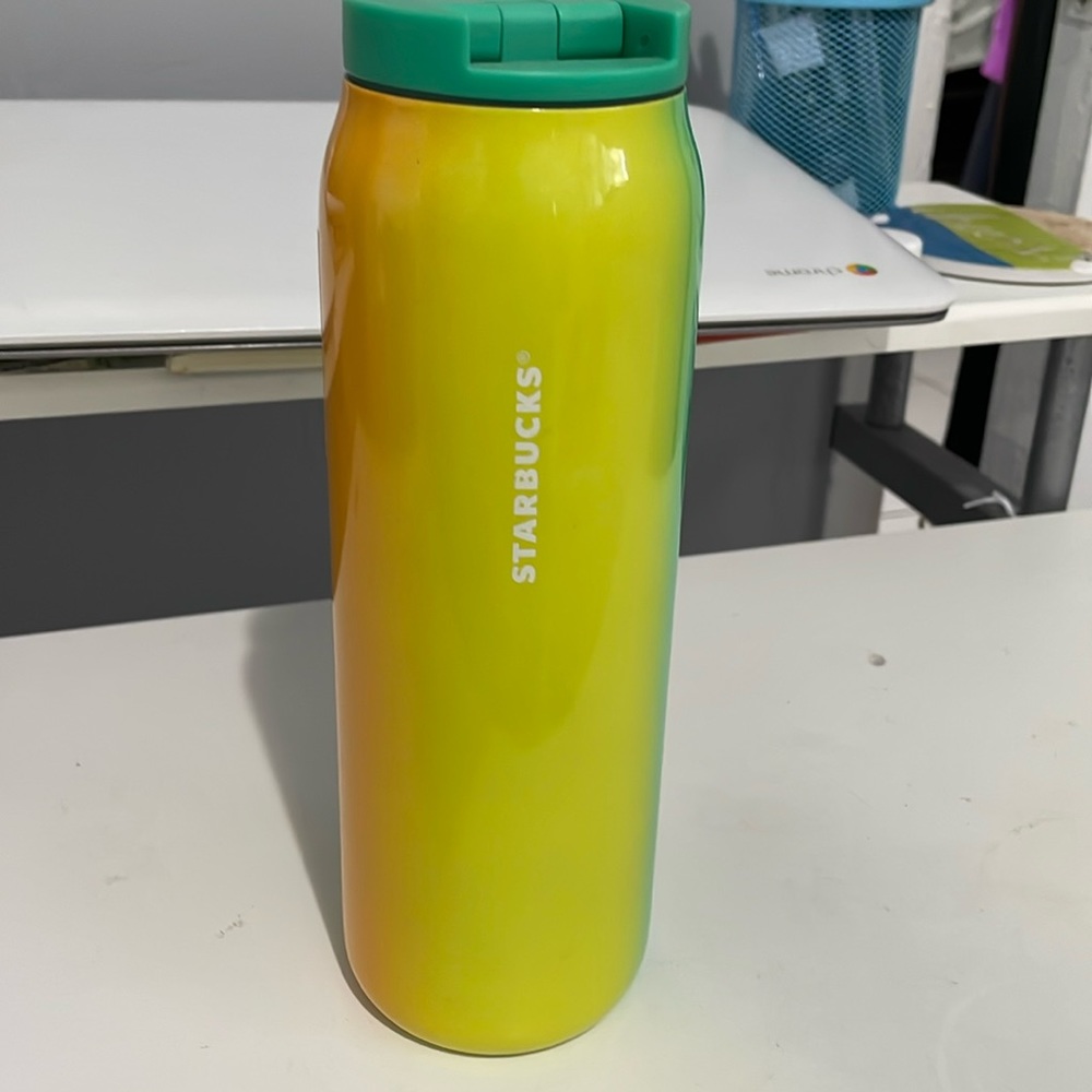Starbucks water bottle / coffee tumblr ☕️